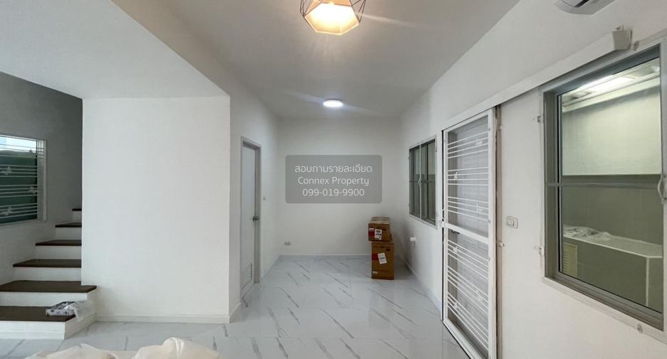 Casa adosada en venta de 3 habitaciones en Bang Khun Thian, Bangkok