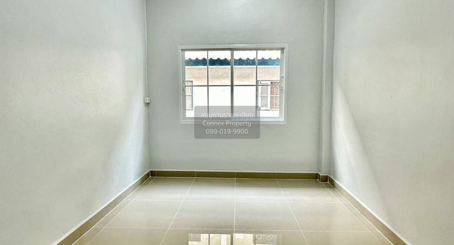 Casa adosada en venta de 4 habitaciones en Bang Bua Thong, Nonthaburi