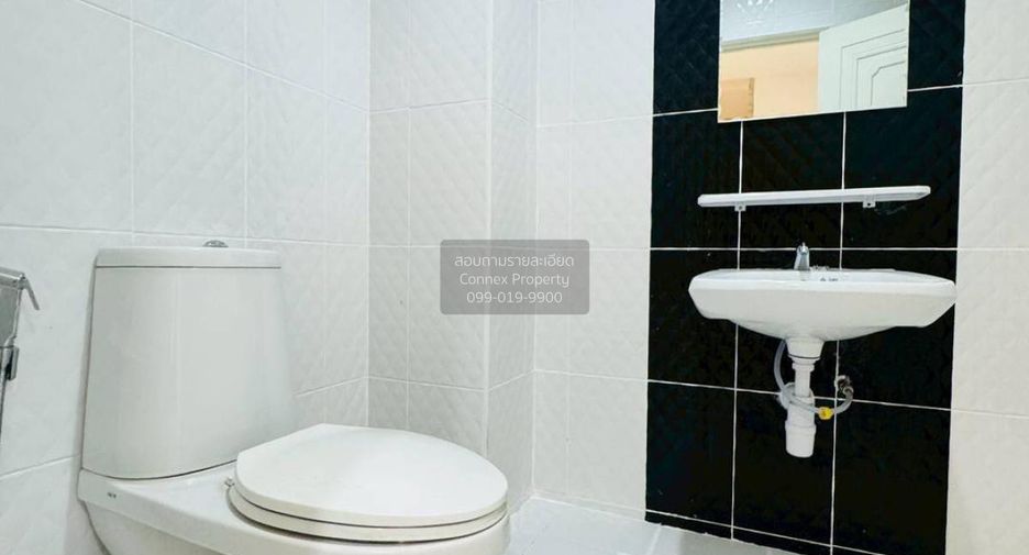 For sale 4 ベッドルーム townhouse in Bang Bua Thong, Nonthaburi