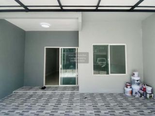 Reihenhaus zum Kauf mit 3 Zimmer in Lam Luk Ka, Pathum Thani