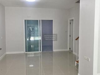 Reihenhaus zum Kauf mit 3 Zimmer in Lam Luk Ka, Pathum Thani