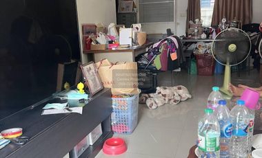 Casa adosada en venta de 3 habitaciones en Bang Phli, Samut Prakan