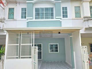 Reihenhaus zum Kauf mit 3 Zimmer in Lam Luk Ka, Pathum Thani