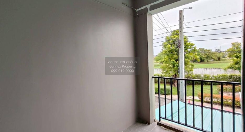 À vendre 3 chambres maison de ville à Bang Phli, Samut Prakan