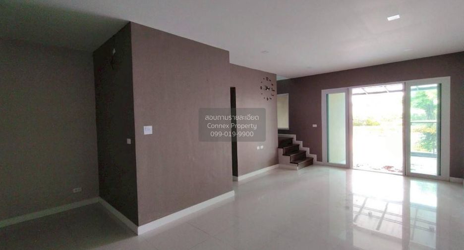 À vendre 3 chambres maison de ville à Bang Phli, Samut Prakan