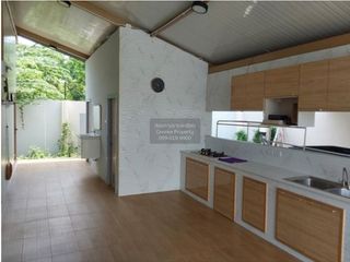 À vendre 1 chambre maison à Si Racha, Chonburi