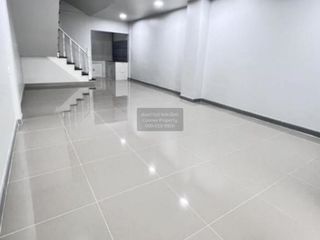 Reihenhaus zum Kauf mit 2 Zimmer in Lam Luk Ka, Pathum Thani