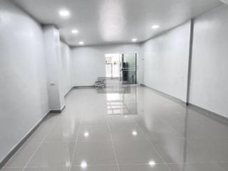 Reihenhaus zum Kauf mit 2 Zimmer in Lam Luk Ka, Pathum Thani
