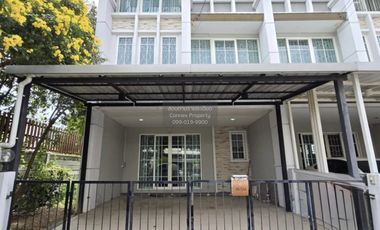 Casa adosada en venta de 5 habitaciones en Bueng Kum, Bangkok