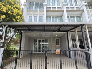 Casa adosada en venta de 5 habitaciones en Bueng Kum, Bangkok