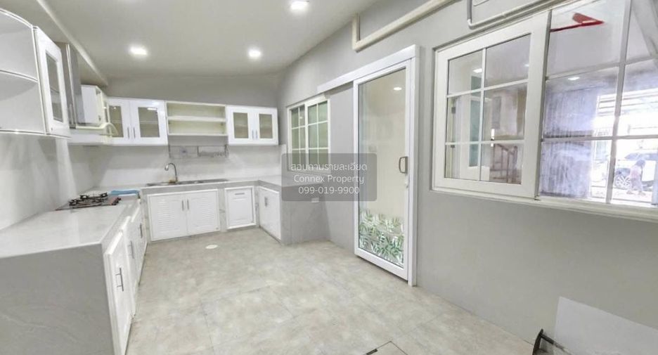 Casa adosada en venta de 5 habitaciones en Bueng Kum, Bangkok