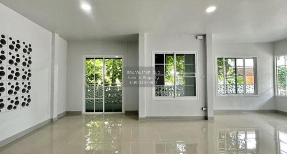 Casa adosada en venta de 3 habitaciones en Mueang Pathum Thani, Pathum Thani