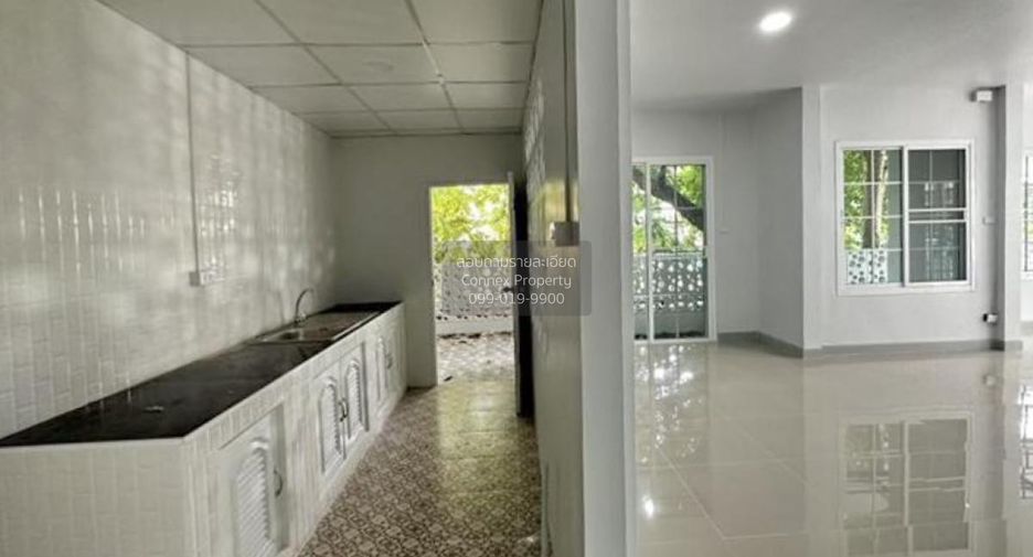 Casa adosada en venta de 3 habitaciones en Mueang Pathum Thani, Pathum Thani