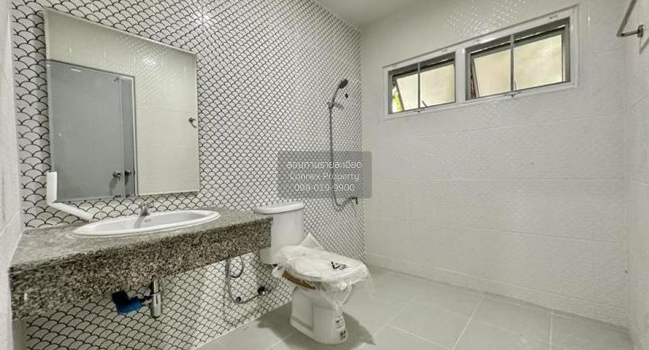 Casa adosada en venta de 3 habitaciones en Mueang Pathum Thani, Pathum Thani