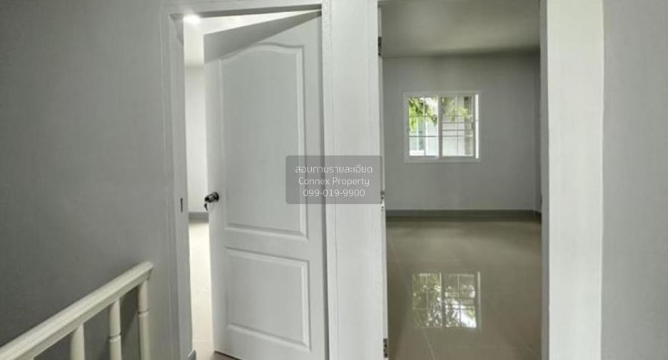 Casa adosada en venta de 3 habitaciones en Mueang Pathum Thani, Pathum Thani