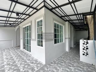 Casa adosada en venta de 3 habitaciones en Mueang Pathum Thani, Pathum Thani