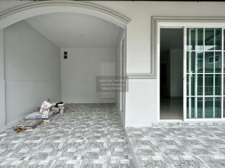 Casa adosada en venta de 3 habitaciones en Mueang Pathum Thani, Pathum Thani