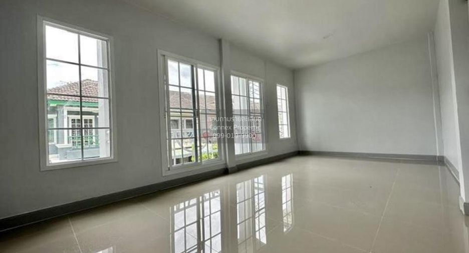 Casa adosada en venta de 3 habitaciones en Mueang Pathum Thani, Pathum Thani
