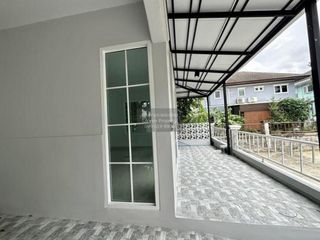 Casa adosada en venta de 3 habitaciones en Mueang Pathum Thani, Pathum Thani