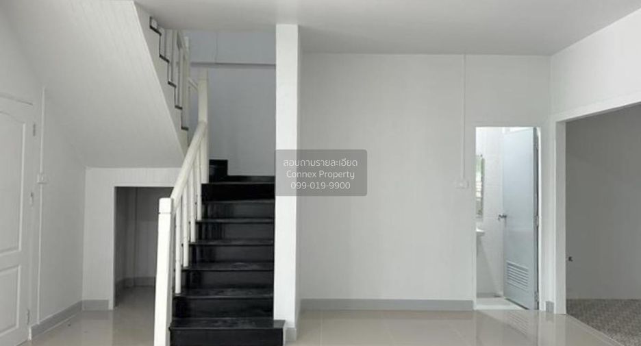 Casa adosada en venta de 3 habitaciones en Mueang Pathum Thani, Pathum Thani