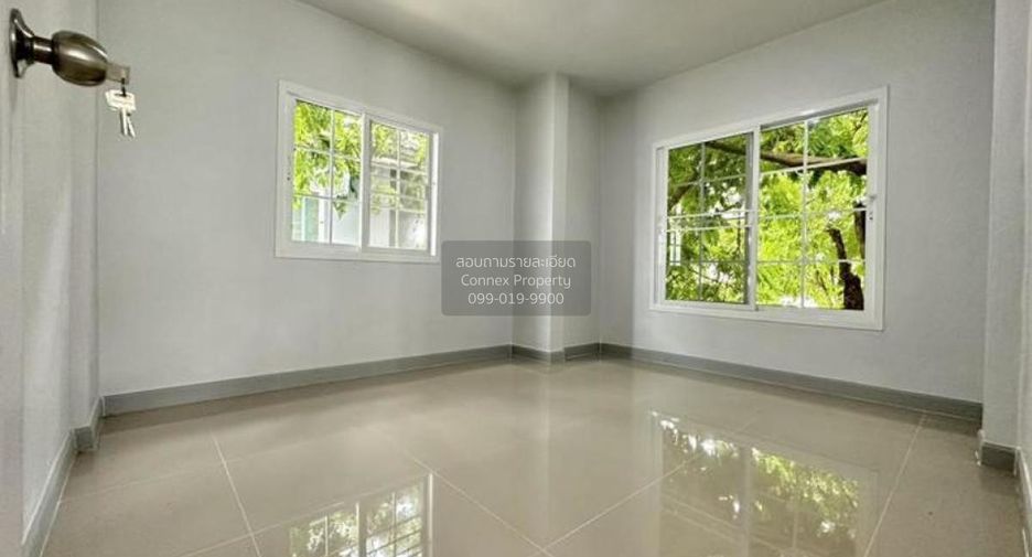 Casa adosada en venta de 3 habitaciones en Mueang Pathum Thani, Pathum Thani