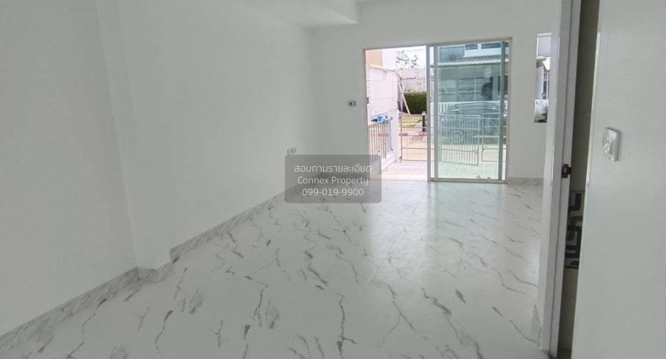 Casa adosada en venta de 2 habitaciones en Thung Khru, Bangkok