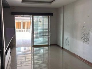 Casa adosada en venta de 3 habitaciones en Mueang Nonthaburi, Nonthaburi