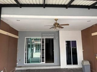 Casa adosada en venta de 3 habitaciones en Mueang Nonthaburi, Nonthaburi