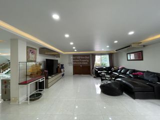 Haus zum Kauf mit 4 Zimmer in Min Buri, Bangkok