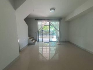 À vendre 3 chambres maison de ville à Bang Bua Thong, Nonthaburi