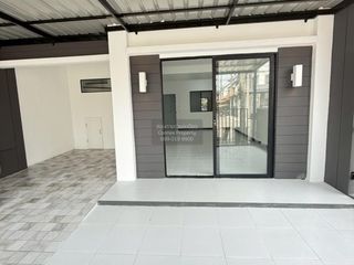 For sale 3 bedrooms townhouse in Khlong Luang, Pathum Thani