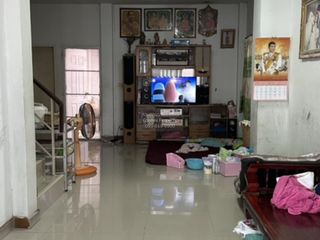 À vendre 3 chambres maison de ville à Mueang Samut Sakhon, Samut Sakhon