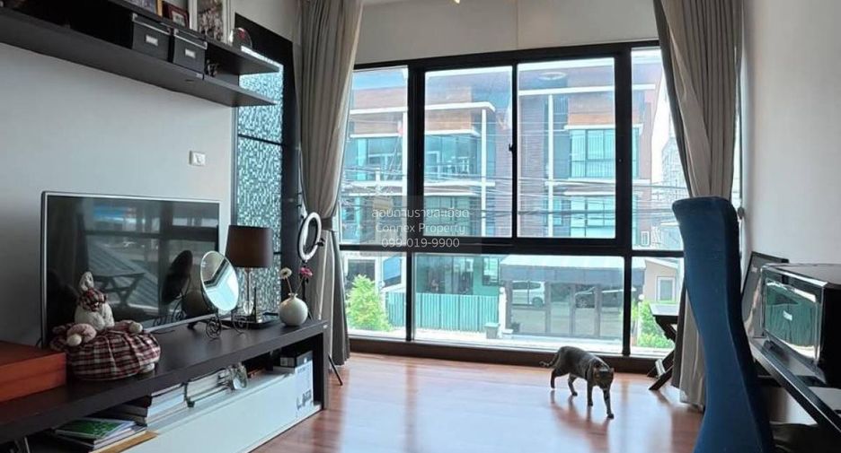 Casa adosada en venta de 4 habitaciones en Khan Na Yao, Bangkok