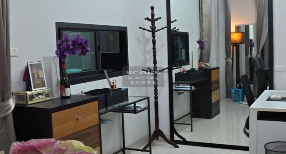 Casa adosada en venta de 4 habitaciones en Khan Na Yao, Bangkok