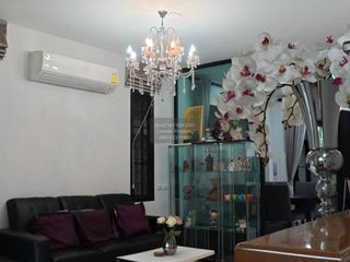 Casa adosada en venta de 4 habitaciones en Khan Na Yao, Bangkok