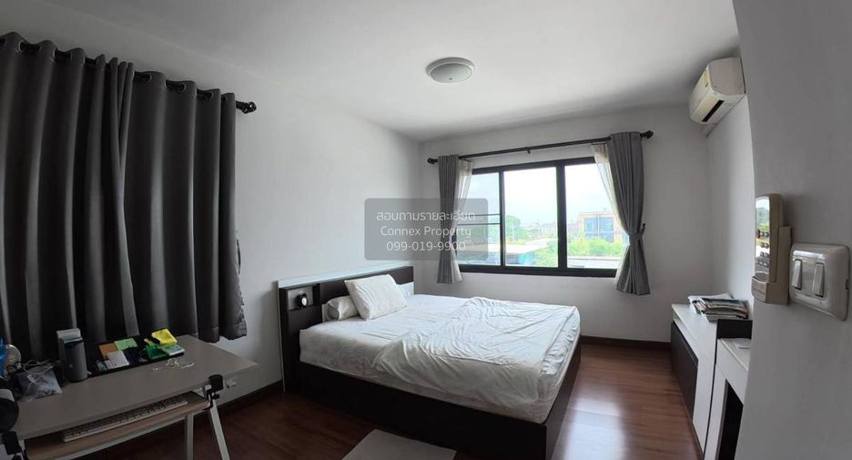 Casa adosada en venta de 4 habitaciones en Khan Na Yao, Bangkok