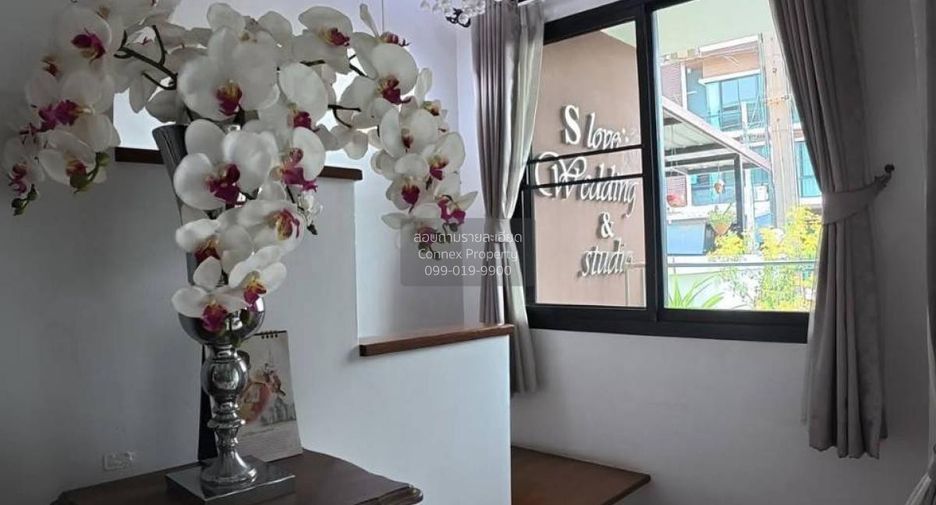 Casa adosada en venta de 4 habitaciones en Khan Na Yao, Bangkok