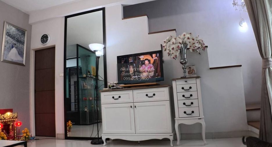 Casa adosada en venta de 4 habitaciones en Khan Na Yao, Bangkok