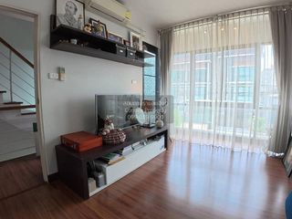 Casa adosada en venta de 4 habitaciones en Khan Na Yao, Bangkok