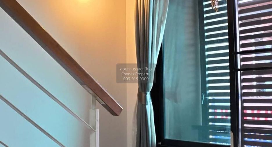 Casa adosada en venta de 4 habitaciones en Khan Na Yao, Bangkok