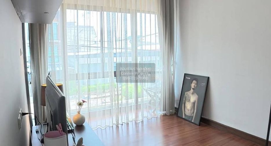 Casa adosada en venta de 4 habitaciones en Khan Na Yao, Bangkok