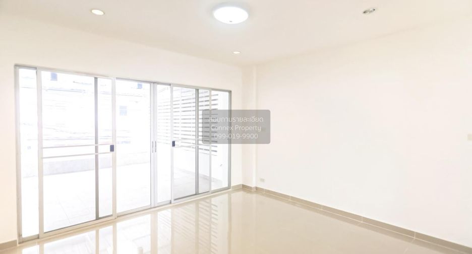 Casa adosada en venta de 5 habitaciones en Wang Thonglang, Bangkok