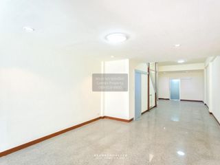 Casa adosada en venta de 5 habitaciones en Wang Thonglang, Bangkok