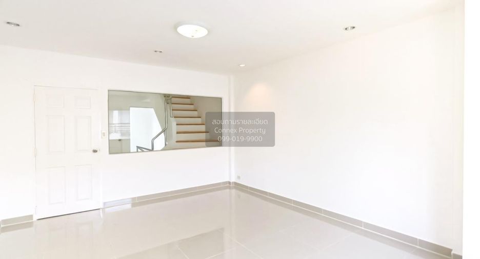 Casa adosada en venta de 5 habitaciones en Wang Thonglang, Bangkok