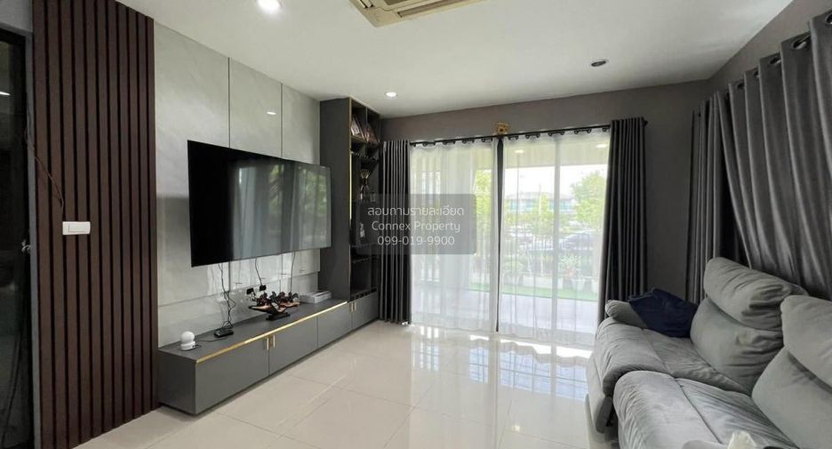À vendre 4 chambres maison à Bang Khae, Bangkok