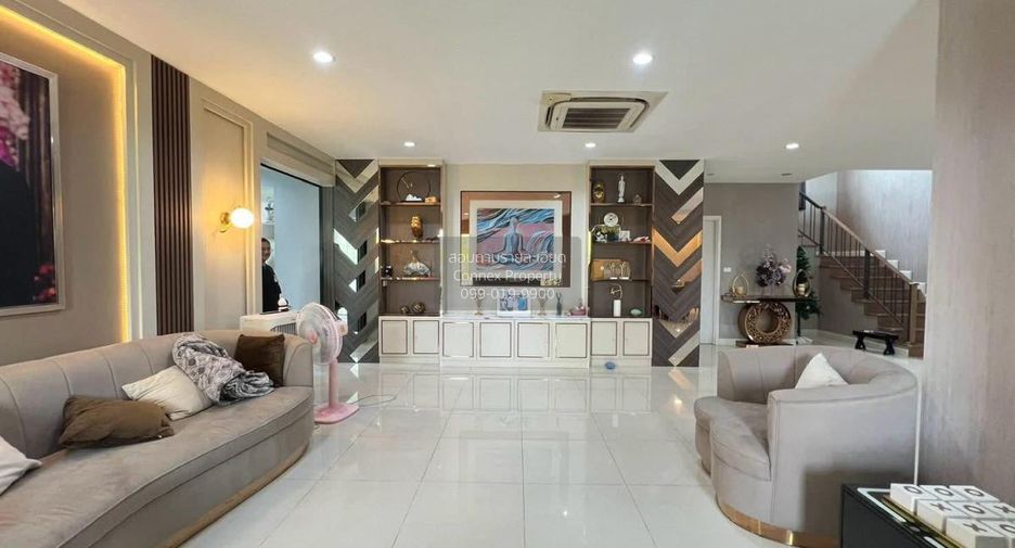 À vendre 4 chambres maison à Bang Khae, Bangkok