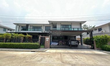 À vendre 4 chambres maison à Bang Khae, Bangkok