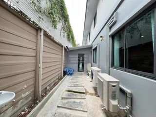 À vendre 4 chambres maison à Bang Khae, Bangkok