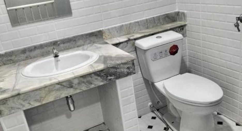 出售 3 卧室 联排别墅 在 Sai Noi, Nonthaburi