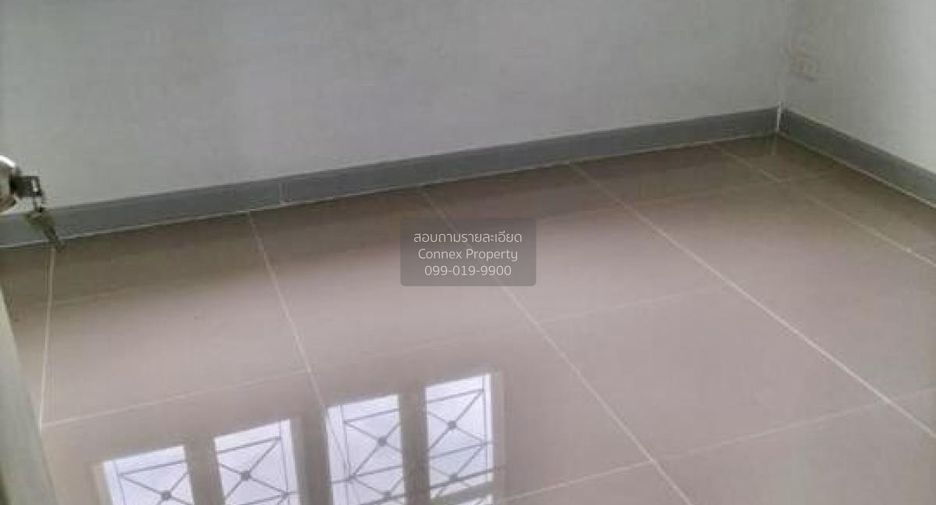 出售 3 卧室 联排别墅 在 Sai Noi, Nonthaburi